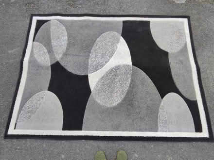 Photo of free Black and white rug (Castle Donington DE74)