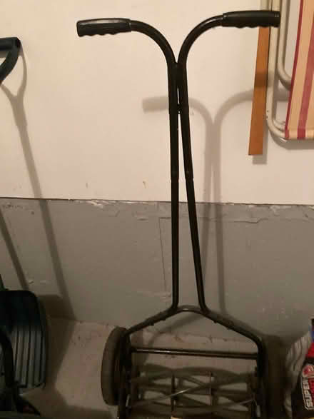 Photo of free Push lawnmower (Kanata (Katimavik)) #1