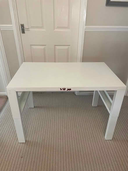 Photo of free Child desk (St Stephens AL3) #1