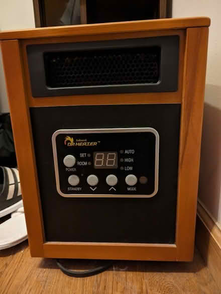 Photo of free Multiple furniture and appliances (Greenpoint) #3