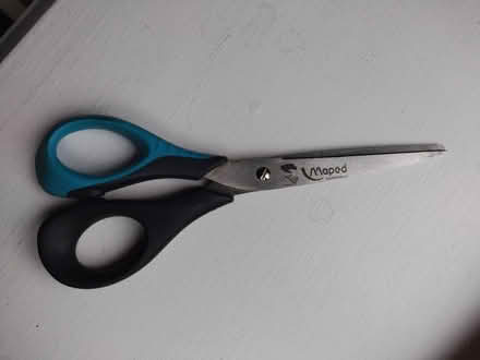Photo of free Left-handed Scissors (Burley in Wharfedale LS29) #1