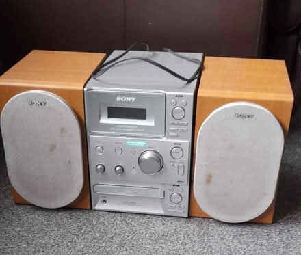 Photo of free CD Player (Rowlatts Hill LE5) #1