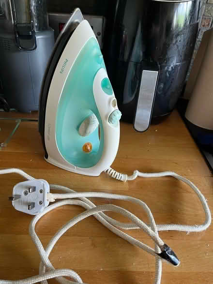 Photo of free Iron and ironing board (EN5) #2