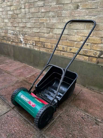Photo of free Manual lawnmower (SE26) #1