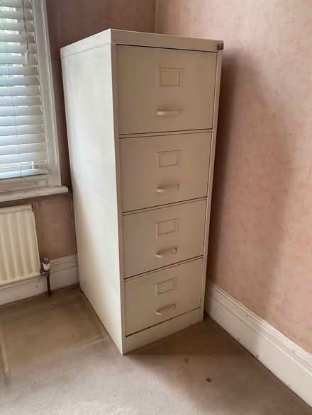 Photo of free 4 drawer filing cabinet (London, Barnes, SW13) #1
