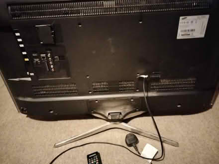 Photo of free 90 cm Samsung TV (2014) (Waterlooville) #2