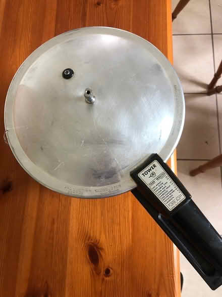 Photo of free Pressure cooker (AL5 near Harpenden Station) #2