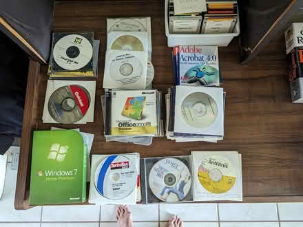 Photo of free Installation Disks (Lowry Park area) #1