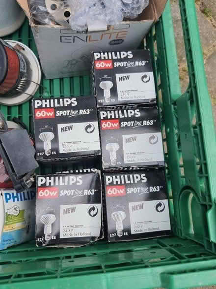Photo of free Some Spotlights and bulbs as seen (Harrow HA3) #4