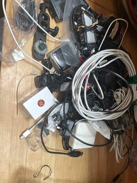 Photo of free Bag of cables and plugs (W4) #4