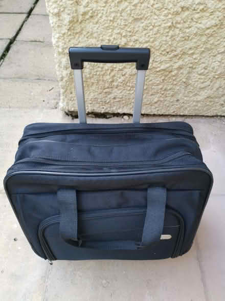 Photo of free Targus work suitcase (SG9) #4