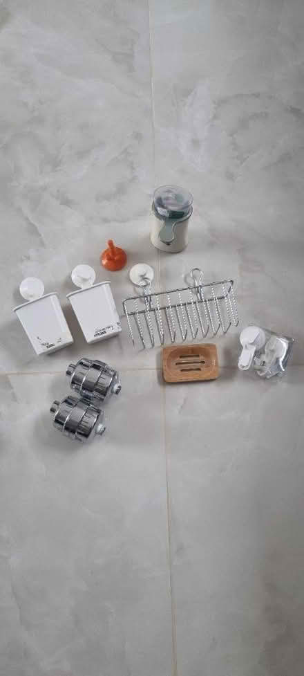 Photo of free Bath stuff (Banstead SM7) #1