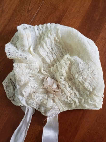 Photo of free very old baby (or doll) bonnet (Greektown) #2