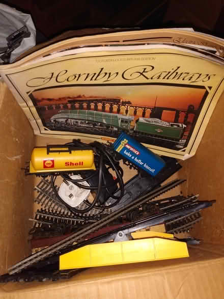 Photo of free Scalextric / Hornby railway bits (Newfoundpool LE3) #1