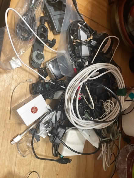 Photo of free Bag of cables and plugs (W4) #2
