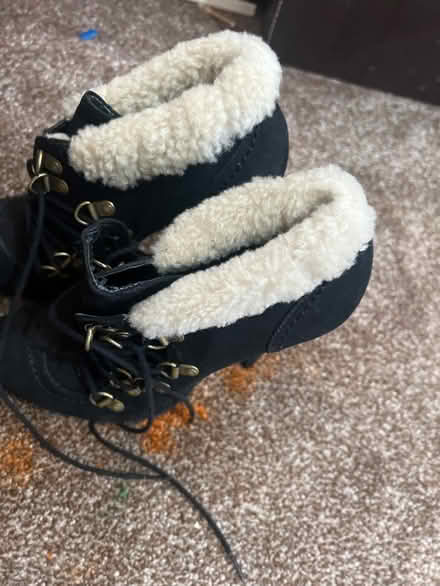 Photo of free Shoes (LS8) #1