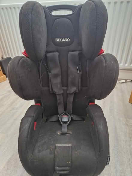 Photo of free Child's car seat (EN1) #1