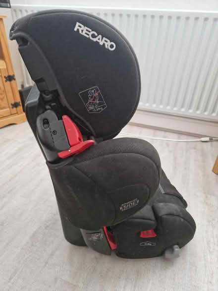 Photo of free Child's car seat (EN1) #4