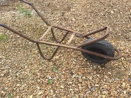 Photo of free Metal wheelbarrow base (luton LU3) #2