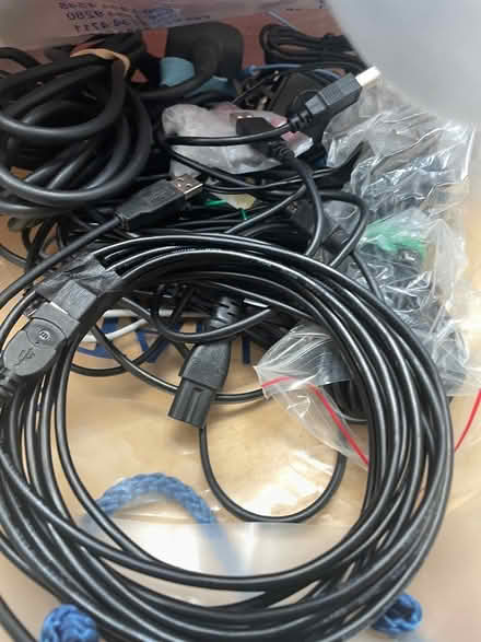 Photo of free Bag of cables and plugs (W4) #1