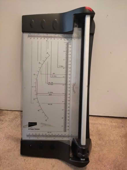 Photo of free Paper trimmer / guillotine (Enfield EN2) #1