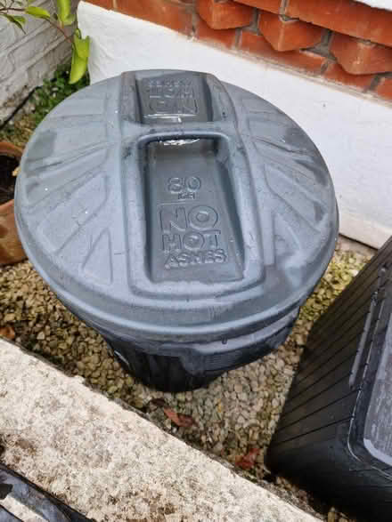 Photo of free Dustbin (Tooting SW17) #1