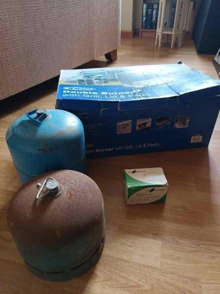 Photo of free Camping cooker and gas canisters (Horsforth LS18) #1