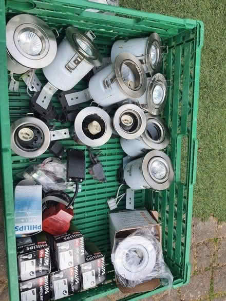 Photo of free Some Spotlights and bulbs as seen (Harrow HA3) #1