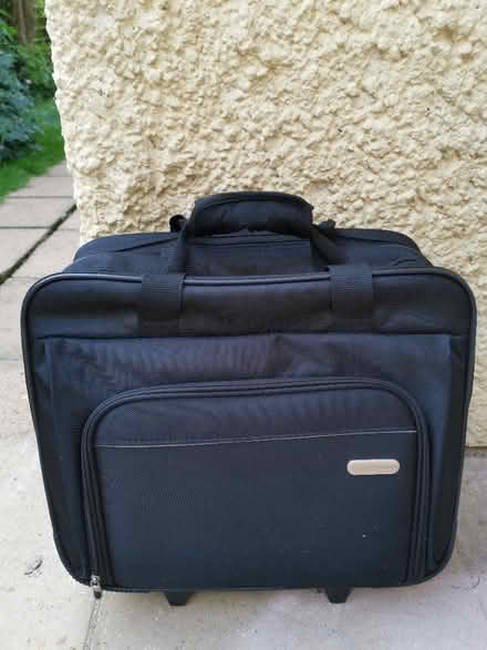 Photo of free Targus work suitcase (SG9) #3