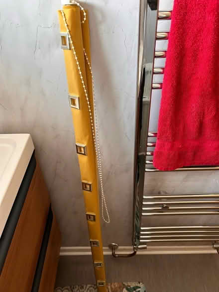 Photo of free Roller blind (Redditch, Worcestershire B98) #1