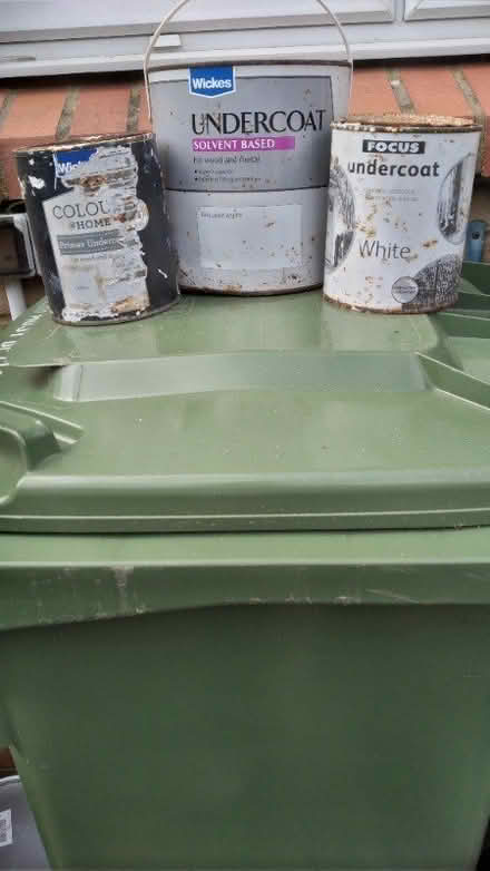 Photo of free 3 tins of white undercoat/ primer (Haywood RG12) #1