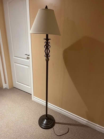 Photo of free Floor lamp (Southwest Oakville) #1