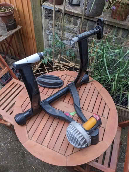 Photo of free Crono Elite turbo trainer (N16 - Stoke Newington Common) #3