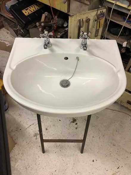 Photo of free Bathroom sink and pedestal (Halton. LA2) #1