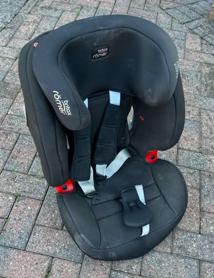 Photo of free Britax Romer Car seat (Sale M33) #1