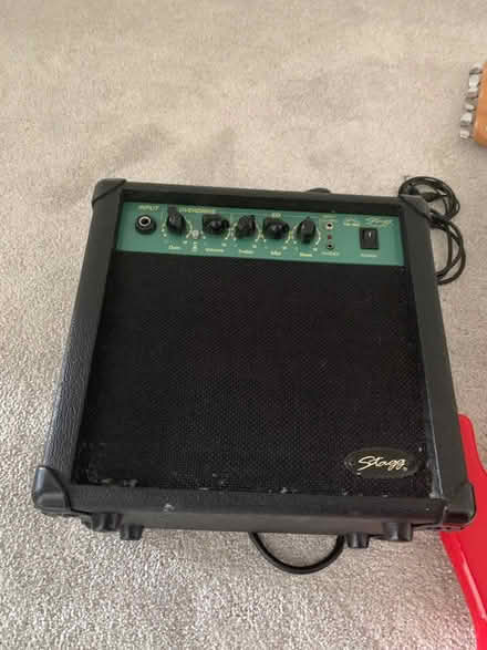 Photo of free Guitar electric and amplifier (KT20) #4