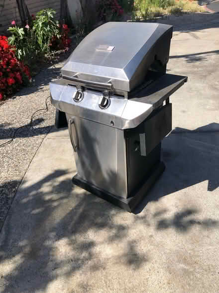 Photo of free Propane Grill (Campbell Pruneyard/Downtown) #1