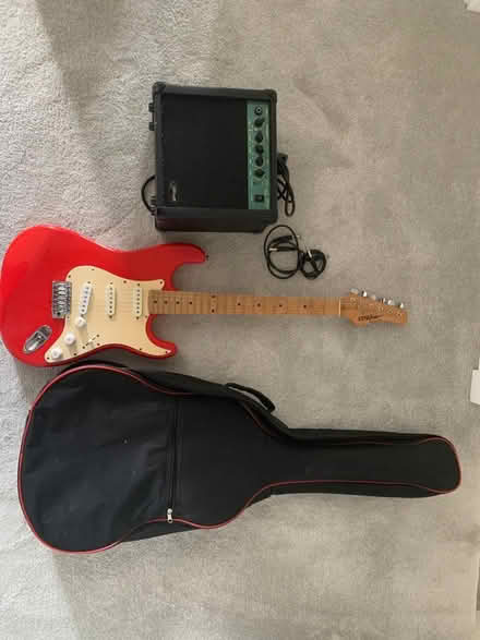 Photo of free Guitar electric and amplifier (KT20) #1