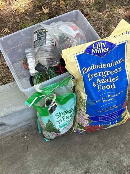 Photo of free Plant food and wire (South San Jose) #1