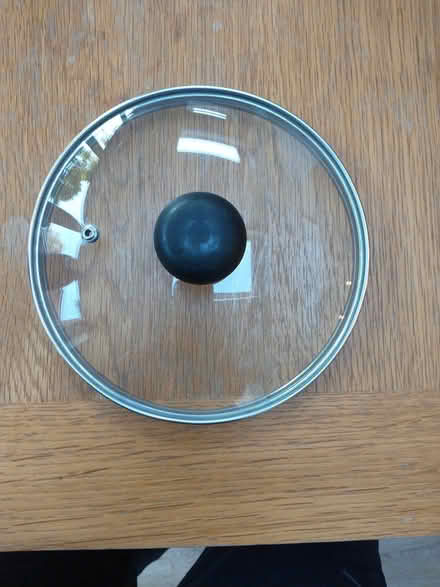 Photo of free Saucepan lid 18cm (Heatherside) #1