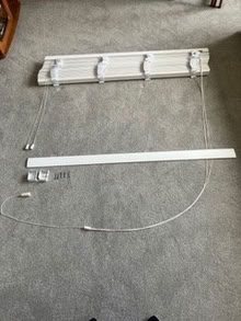 Photo of free White Venetian blind (Milbourne SN16) #2