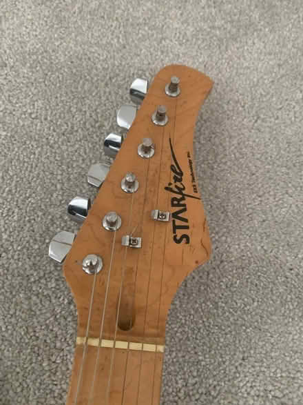 Photo of free Guitar electric and amplifier (KT20) #3