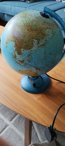 Photo of free World globe table light (WD17) (Central Watford WD17) #1