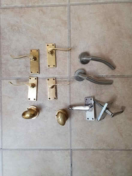 Photo of free Door handles (Welling DA16)