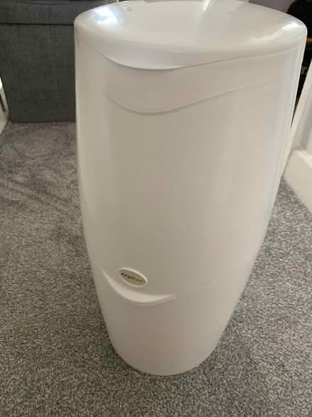 Photo of free angelcare ac2010 nappy bin disposal system (Northenden M22) #1