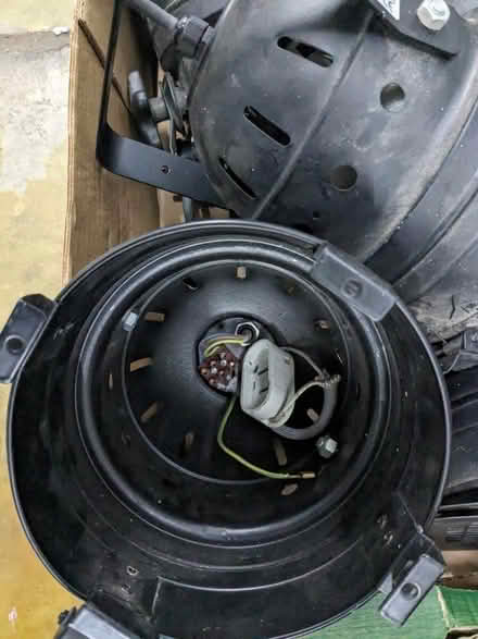 Photo of free Box of theater lights (SO18) #3
