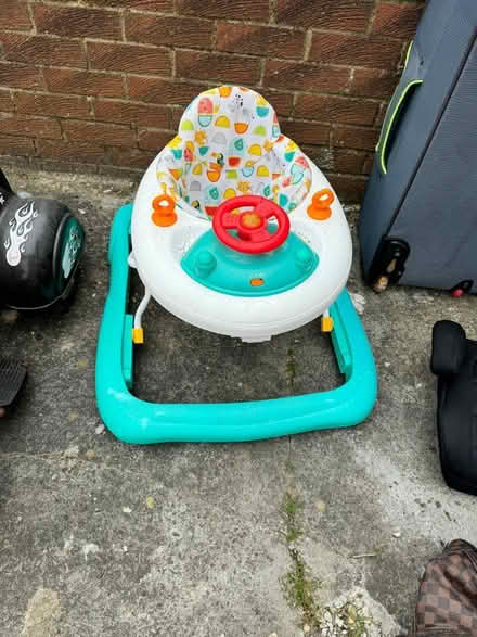 Photo of free Kids stuff and some bags (NE4 Fehnam) #1