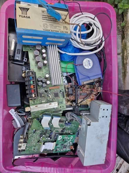 Photo of free box of untested electrical stuff (N3 finchley central) #1