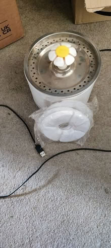Photo of free USB cat water fountain (Iffley Road OX4) #1