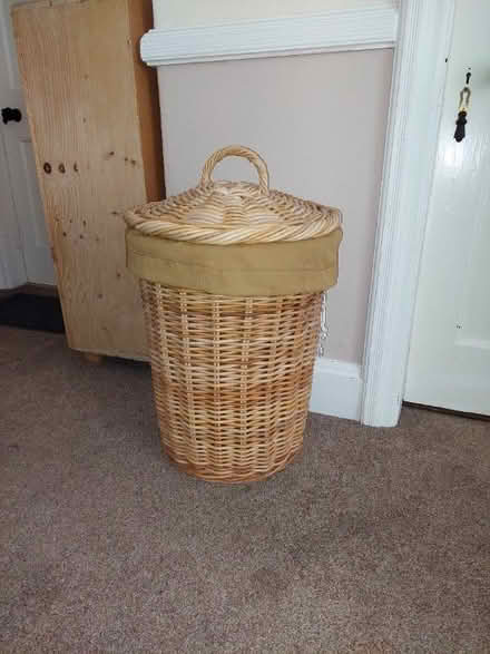 Photo of free Large wicker laundry basket (Altrincham WA15) #1